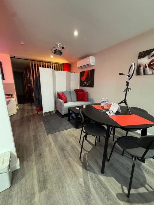 Nuit Defendue - Jacuzzi - Sauna - By Primo C0Nciergerie Tournus Exterior foto