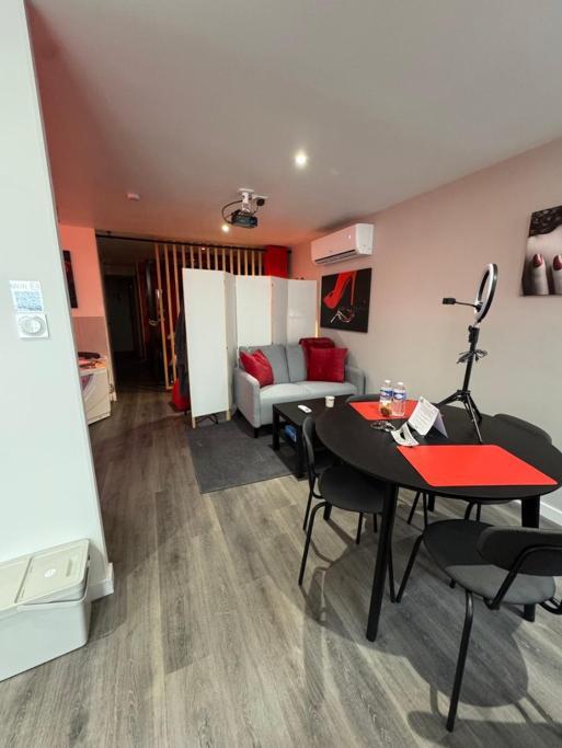 Nuit Defendue - Jacuzzi - Sauna - By Primo C0Nciergerie Tournus Exterior foto